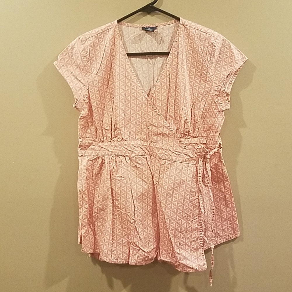 Gap maternity top